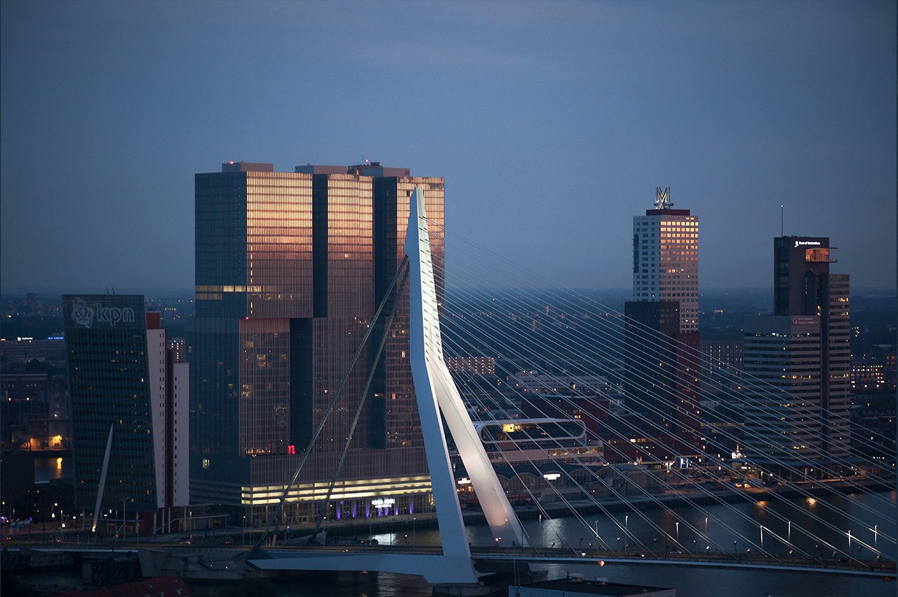 Rotterdam bij nacht